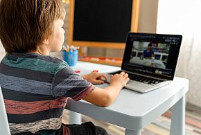 Popularni influencerzy mogą mieć kłopoty. Treści dla dzieci budzą kontrowersje-21922