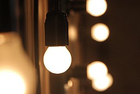 Rachunki za prąd pójdą w dół. Rząd usuwa opłatę doliczaną od lat-22212