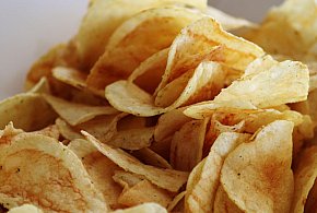 Podatek tłuszczowy uderzy w przekąski? Posłowie pokazują projekt-22367