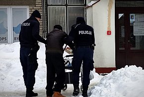 Gołoledź w powiecie bytowskim. TRUDNE WARUNKI na drogach i chodnikach!-22777