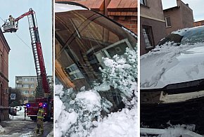 O KROK OD TRAGEDII w Bytowie. Bankowa lodowa BRYŁA zniszczyła nową Kię-22801