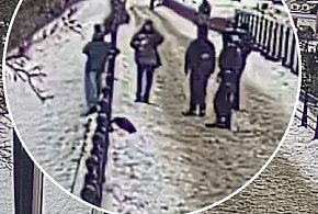 Spokojna rozmowa uratowała życie. 20-latka zeszła z mostu w Bytowie [VIDEO]