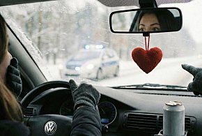 Walentynkowy szofer na podwójnym gazie. "To tylko leki na spirytusie!"