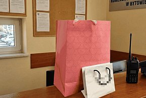 Pięćdziesiątka, której długo nie zapomni? Policja z Bytowa szuka właścicielki zgub