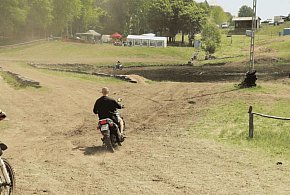 Czołowe zderzenie motocykli na zlocie w Rokitnikach. Dwie osoby w szpitalu
