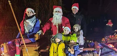 Świąteczny przejazd Mikołaja. Orszak wprowadził bożonarodzeniowy KLIMAT-22507