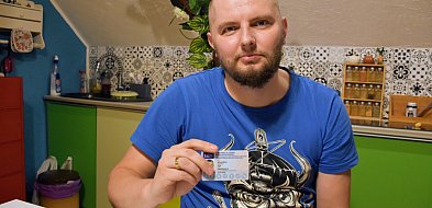 Wdzięczny niepełnosprawny. POMÓGŁ MU Kacper - kierowca z firmy Drutex-22834