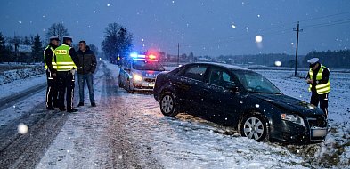 ZIMA kontra kierowcy: mandaty, alkohol i bliskie spotkania z ciężarówkami