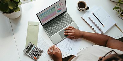 Czy szkolenia dla handlowców mają sens w 2026 roku? Sprawdzamy, kiedy to inwestycj