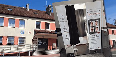 Fotobudka na korytarzu urzędu. Gmina ma z tego 100 zł