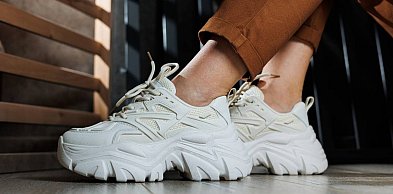 Jakie sneakersy damskie wybrać, aby tworzyć modne stylizacje w 2026 roku?