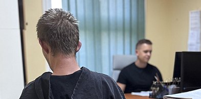Pił alkohol przy cmentarnej altanie. Miał przy sobie narkotyki
