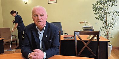 Jest PRACA w bytowskim ratuszu. Podstawowe narzędzia to MIOTŁA I MOP
