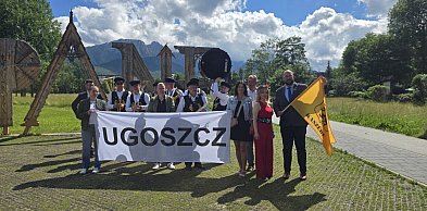 Kaszubi dotarli pod Giewont! Wielka flaga na Krokwi i przemarsz przez Krupówki