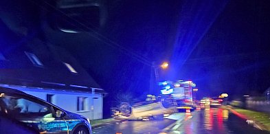 NIEZABYSZEWO. Seat dachował na krajowej „dwudziestce”-21950