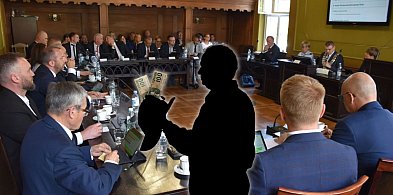 PODWYŻKI dla sołtysów i przewodniczących osiedli zatwierdzone! EMOCJI NIE BRAKOWAŁ-22220