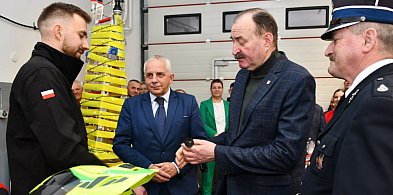 Wigilia, ślubowanie i nowy sprzęt. Wyjątkowy wieczór w OSP Tuchomie [FOTO]-22501