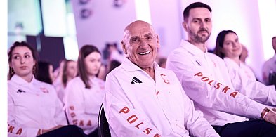 Czesław Lang na ślubowaniu. Rusza olimpijska misja we Włoszech