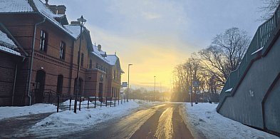 INTERWENCJA. ​Dworzec czynny „zgodnie z umową”, a pasażerowie na mrozie