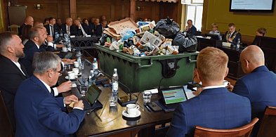 Nie będzie zniżek za śmieci. Gmina Bytów mówi „NIE”, bo musiałaby dopłacić miliony