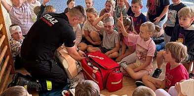 Strażacy uczyli, jak ratować życie. Ważna lekcja przed wakacjami