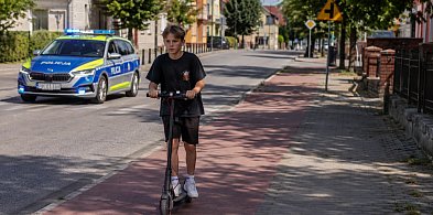 Dzieci jeżdżą bez kasków. Radna prosi policję o INTERWENCJĘ