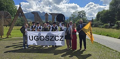 Kaszubi dotarli pod Giewont! Wielka flaga na Krokwi i przemarsz przez Krupówki