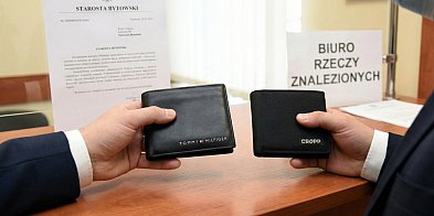 Portfele szuka właścicieli. Są przetrzymywane-22836