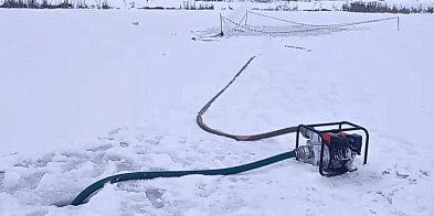 WALKA o oddech pod lodową taflą