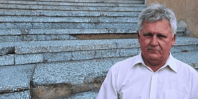 Radny Roman Zaborowski chce remontu schodów