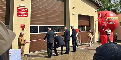 Wóz wreszcie mieści się w remizie. OSP Półczno