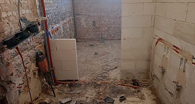 Łazienka za 200 tysięcy złotych. Spór o koszt remontu w ogólniaku-21850