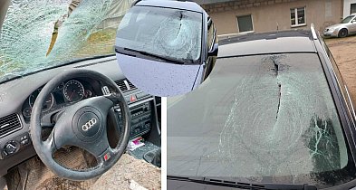 MOKRZYN. Tafla lodu spadła z ciężarówki i rozbiła szybę. Nikt nie pomógł-21981