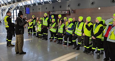 Nocne alarmy i służba na lotnisku. OSP hartuje młodych strażaków