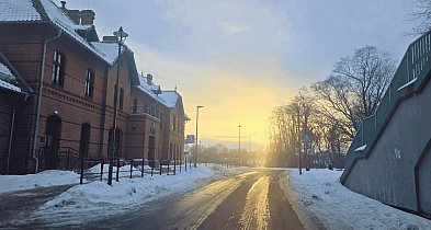 INTERWENCJA. ​Dworzec czynny „zgodnie z umową”, a pasażerowie na mrozie