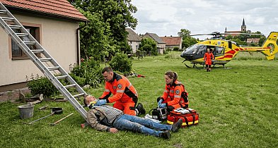 Spadł z drabiny. Na miejscu lądował śmigłowiec LPR