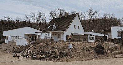 Nad Jeziorem Jeleń wycięto drzewa. Czytelnik alarmuje