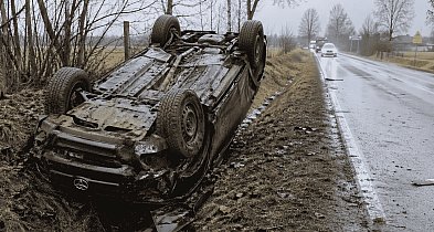 Dachowanie skorodowanej Toyoty. W czasie jazdy URWAŁ SIĘ element zawieszenia