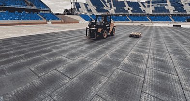 Dni Bytowa na stadionie. Murawę mają chronić specjalne maty za ponad 100 tys. zł