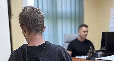 Pił alkohol przy cmentarnej altanie. Miał przy sobie narkotyki