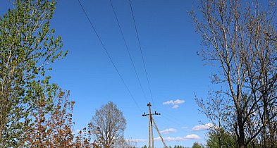Zamontował szlaban pod linią wysokiego napięcia. Trzy osoby PORAŻONE PRĄDEM