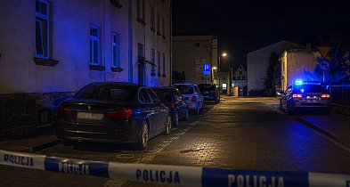 NOCNA ZBRODNIA w Bytowie. 43-letni Sebastian ŚMIERTELNIE ugodzony w plecy