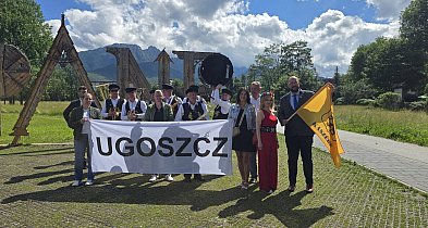 Kaszubi dotarli pod Giewont! Wielka flaga na Krokwi i przemarsz przez Krupówki
