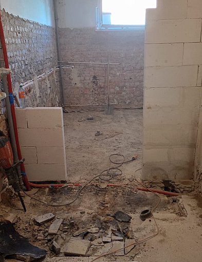 Łazienka za 200 tysięcy złotych. Spór o koszt remontu w ogólniaku-21850