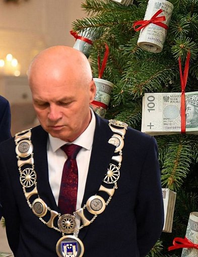 Świąteczna PODWYŻKA dla Gospodarka ZATWIERDZONA. Ponad 2400 zł z wyrównaniem-22480