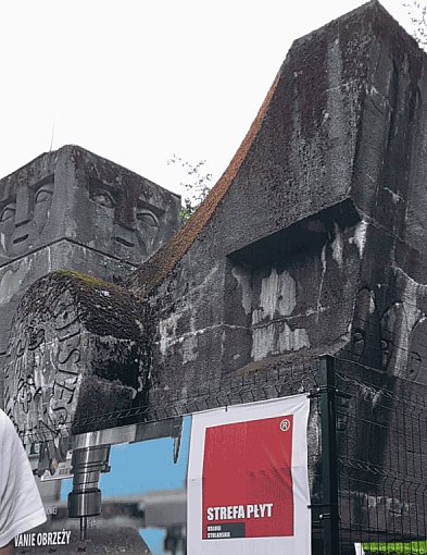 Światowid DO ZBURZENIA! Pradella proponuje replikę na nowym rondzie