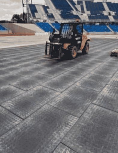 Dni Bytowa na stadionie. Murawę mają chronić specjalne maty za ponad 100 tys. zł