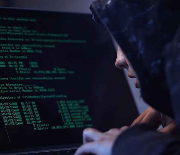 Wyciek danych z tysięcy sklepów internetowych. Ujawniono dane klientów-21754