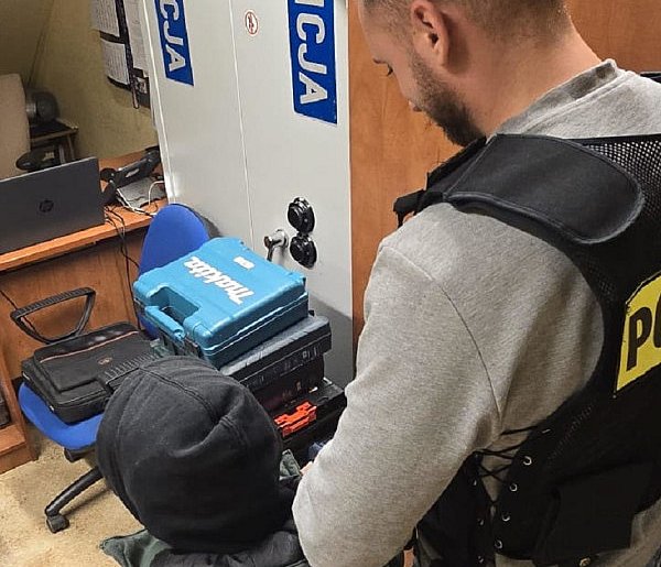 34-latek WŁAMAŁ SIĘ do magazynu. Ukradł elektronarzędzia za ponad 20 000 zł-21818