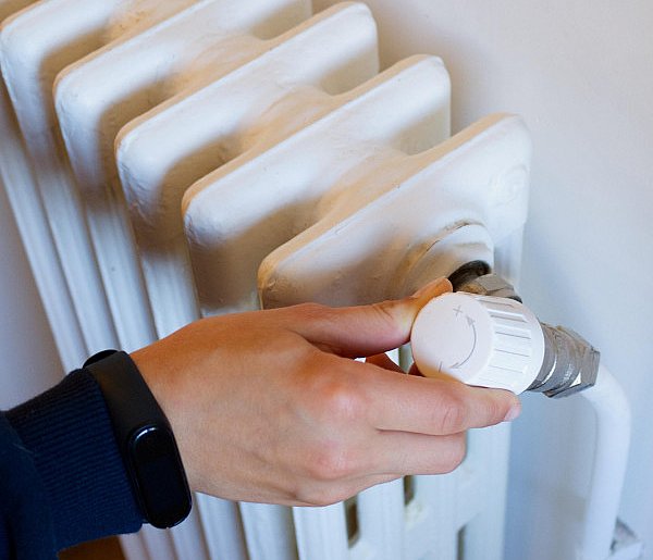 Kaloryfer zakręcony? I tak zapłacisz. Nowe prawo uderzy w lokatorów-22009